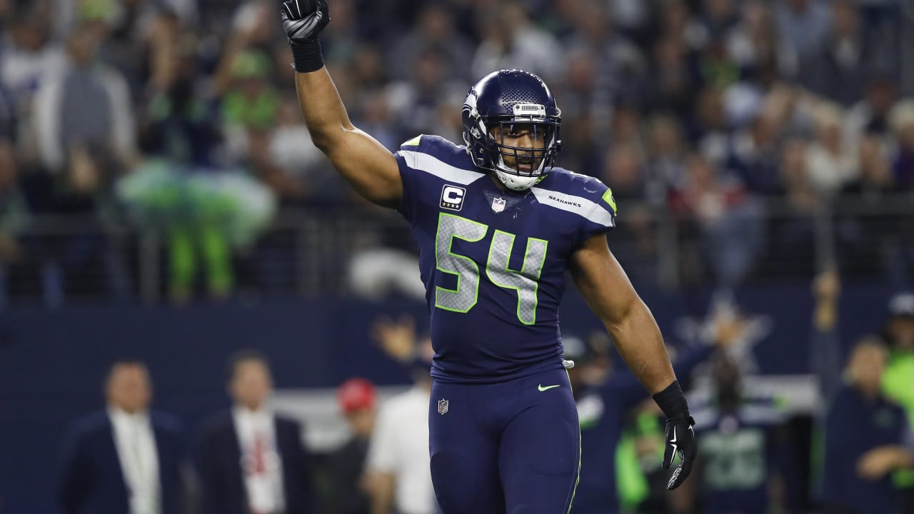 Russell Wilson is lobbying for these Seahawks throwbacks, and we