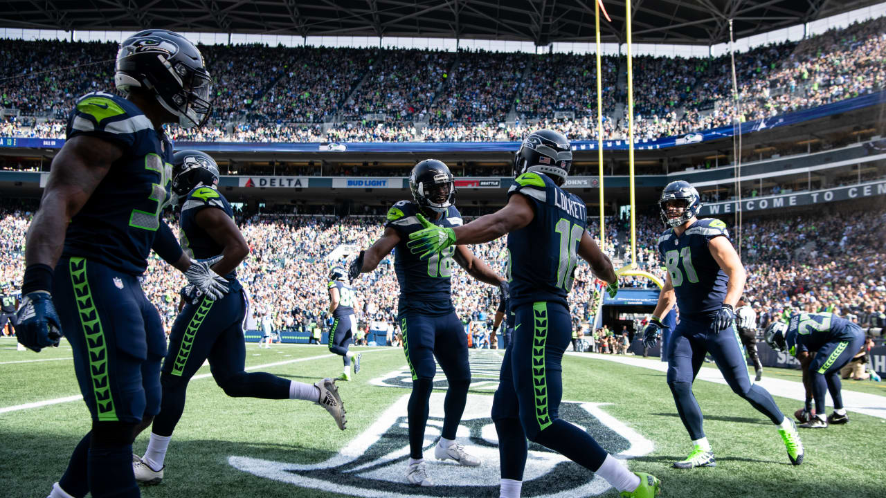 Seattle, Washington, USA. 15th Nov, 2018. Seahawk NICK VANNETT (81) during  a NFL game between the Seattle Seahawks and the Green Bay Packers. The game  was played at Century Link Field in