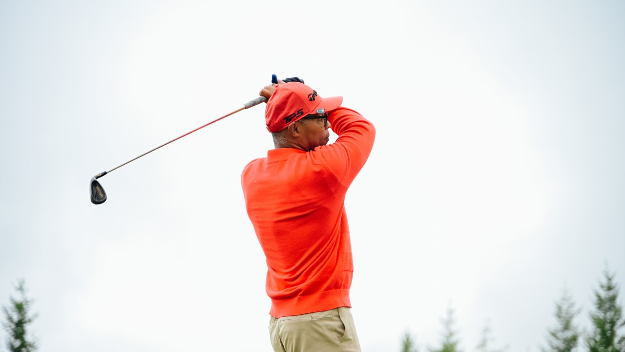 Cardinals legend Smith plays a round with lake golf pros