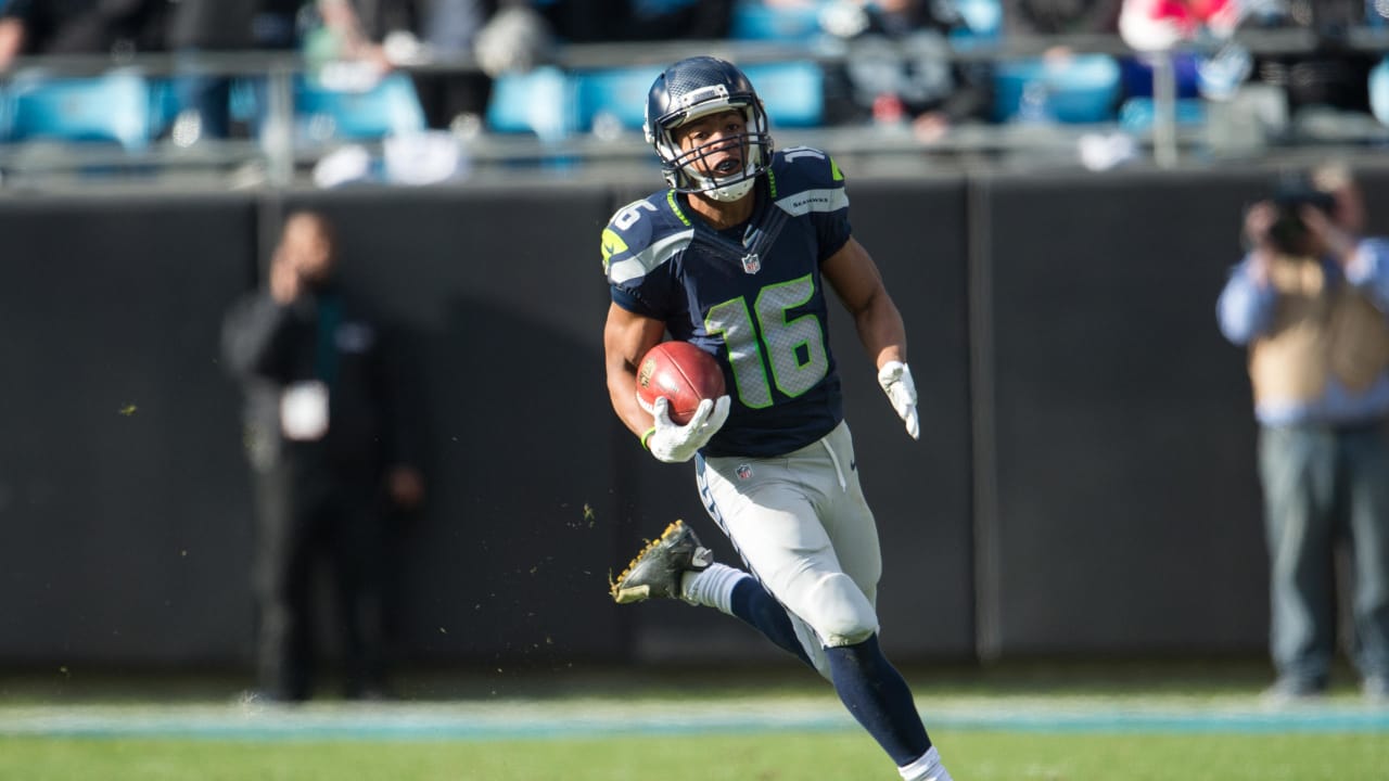 Seahawks free agent Thomas Rawls says hi to Panthers fans on Instagram