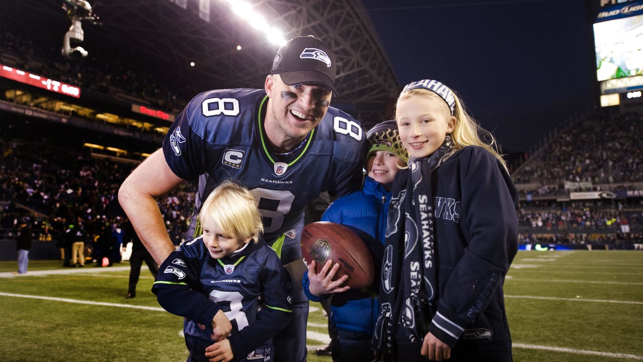 Social Media World Reacts To Matt Hasselbeck&rsquo;s Retirement