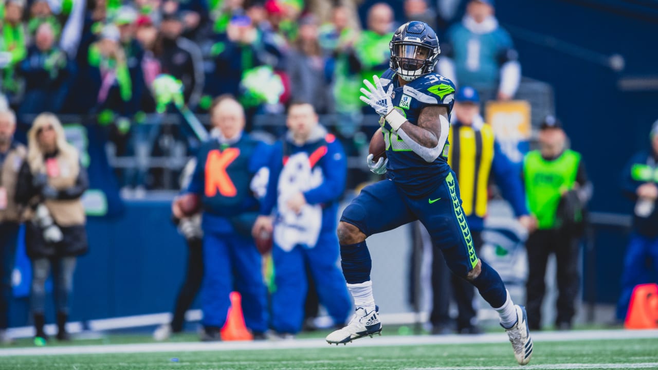 Seahawks' RB Chris Carson feeling 'more solid' heading into 2018