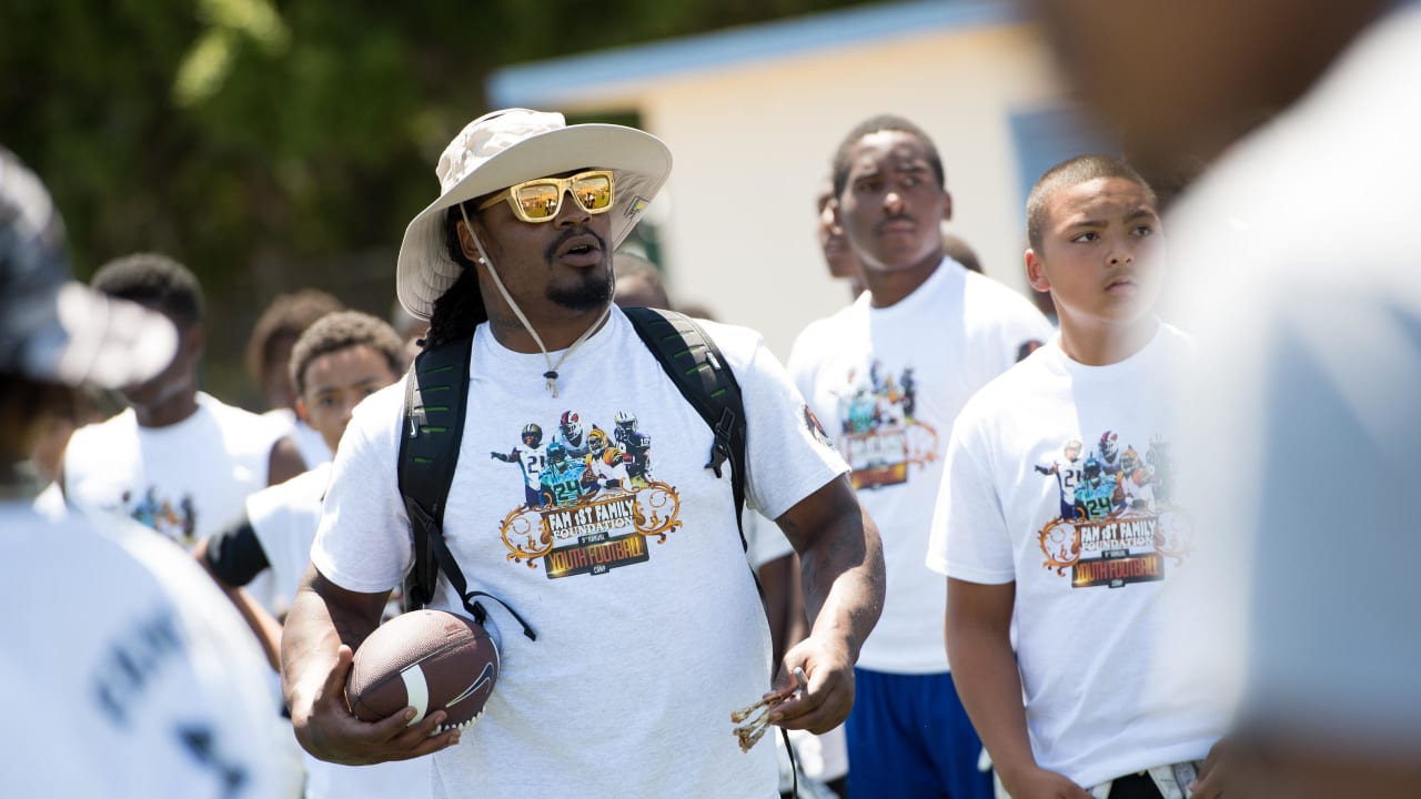 Marshawn Lynch s Legacy Will Be Linked To Oakland Area Youth They Love Him They Love Him To Death