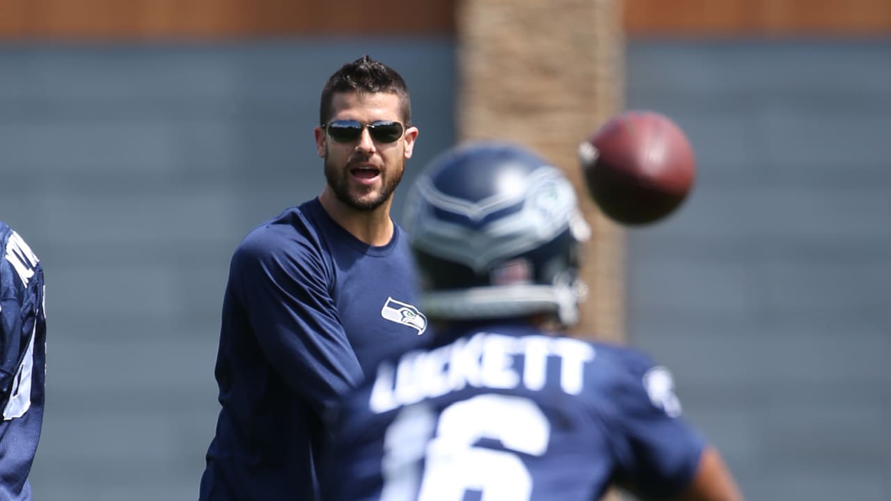 Bucs reportedly hire Seahawks QB coach Dave Canales as offensive