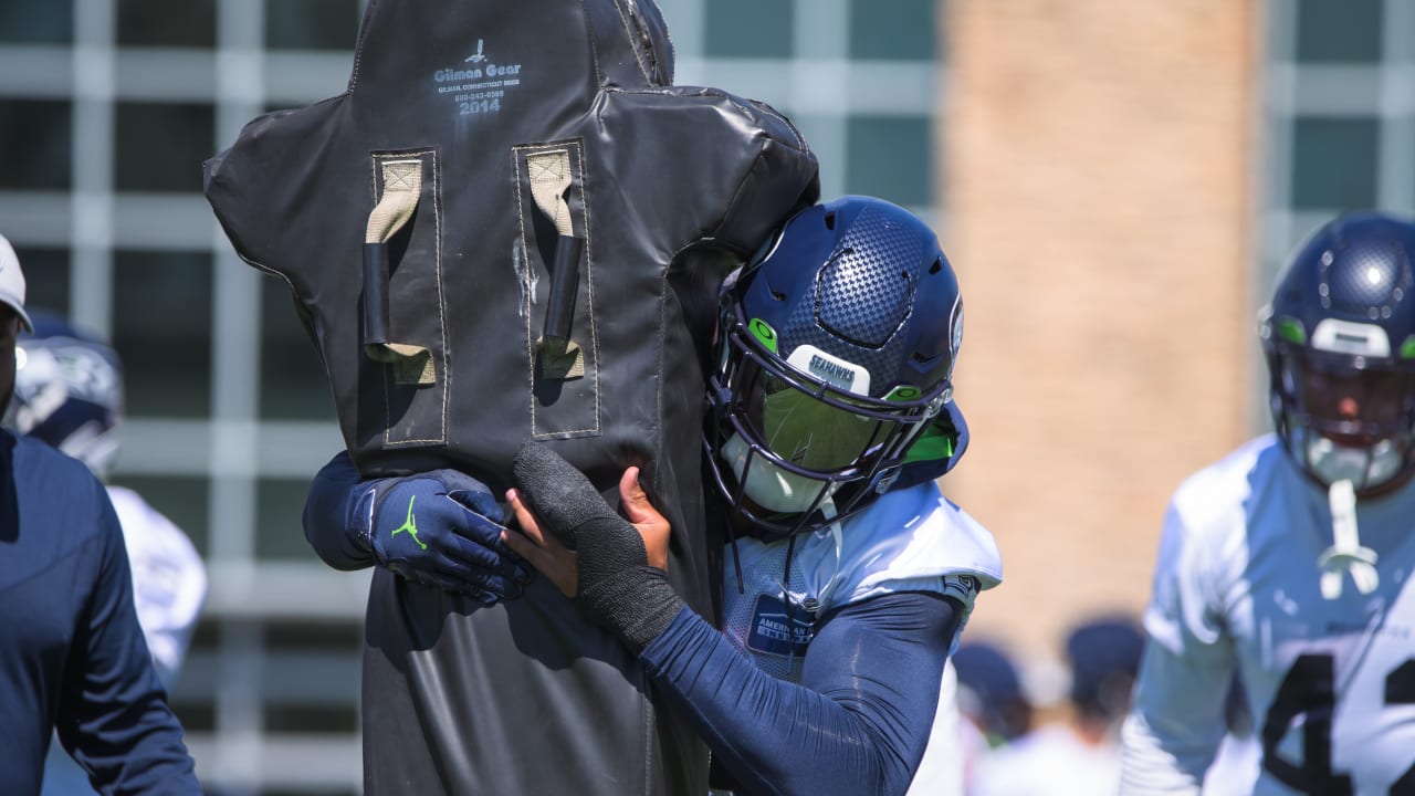 PHOTOS: Seahawks Take The Field Before Game Against Chicago