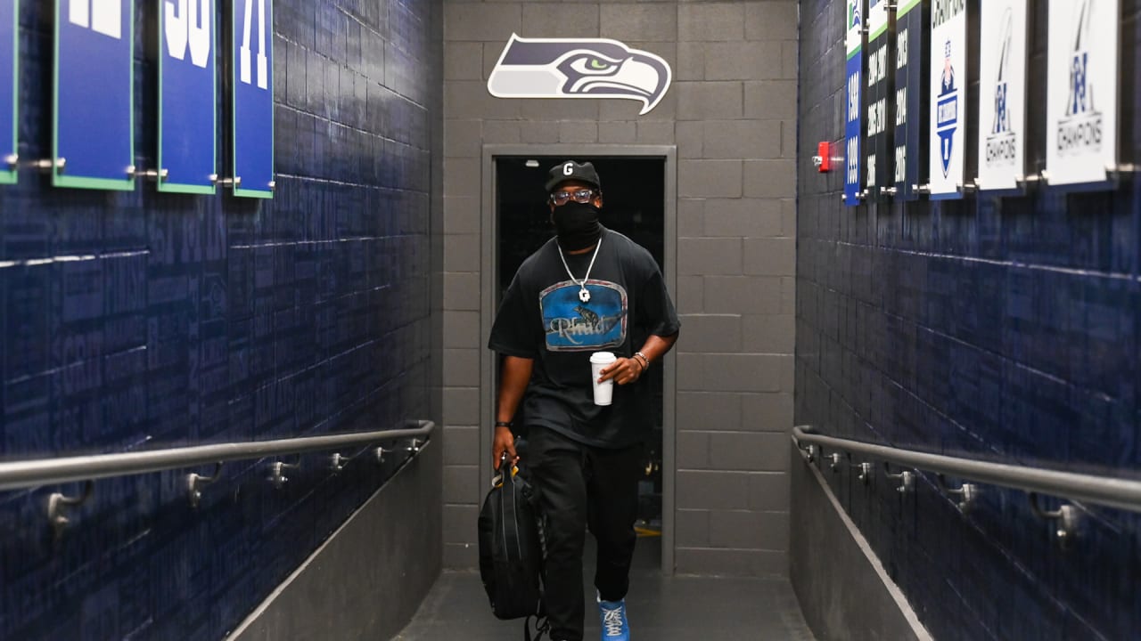 PHOTOS: Arriving For Seahawks Vs. Chargers