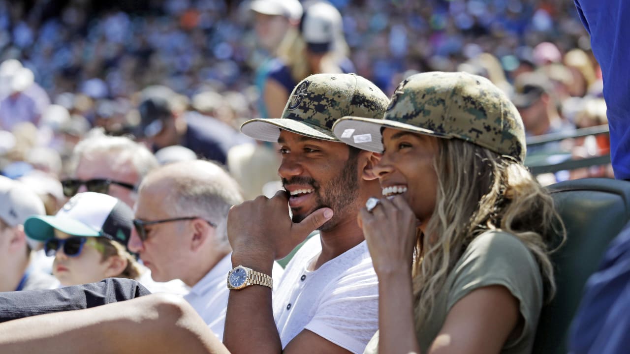 Was Ciara the Seattle Seahawks' Good Luck Charm? - E! Online