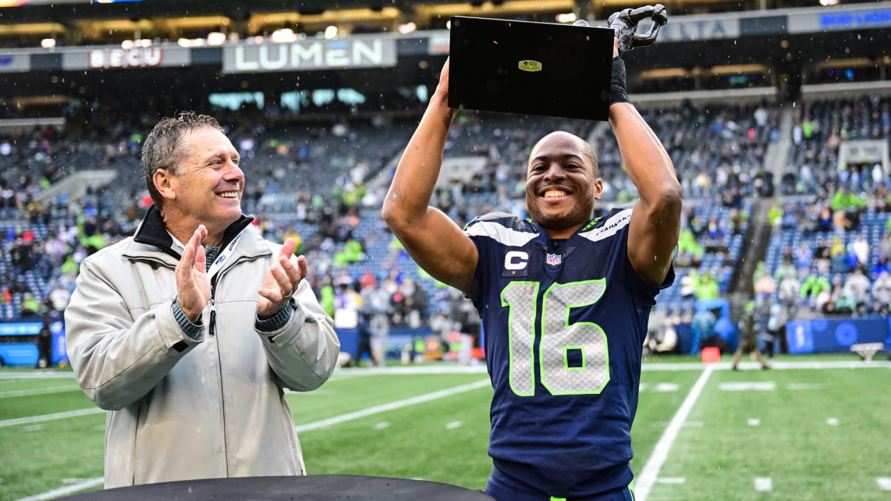 Tyler Lockett Wins Seattle Sports Star of The Year