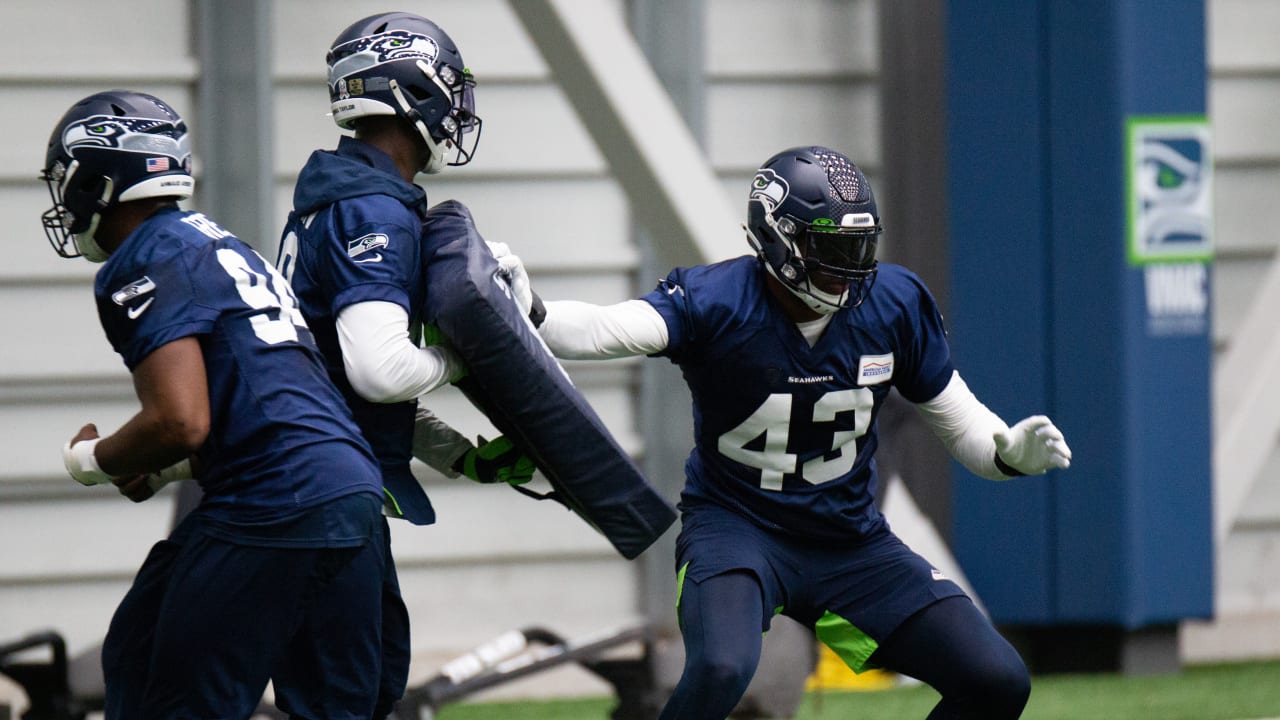 Carlos Dunlap, Like Several Seattle Seahawks, Turned Things Around in Win  Over Jacksonville Jaguars - Sports Illustrated Seattle Seahawks News,  Analysis and More