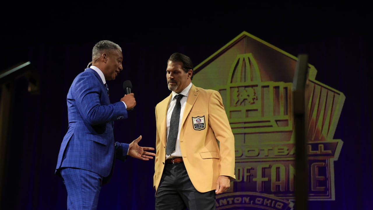 PHOTOS Steve Hutchinson's Hall Of Fame Gold Jacket Ceremony