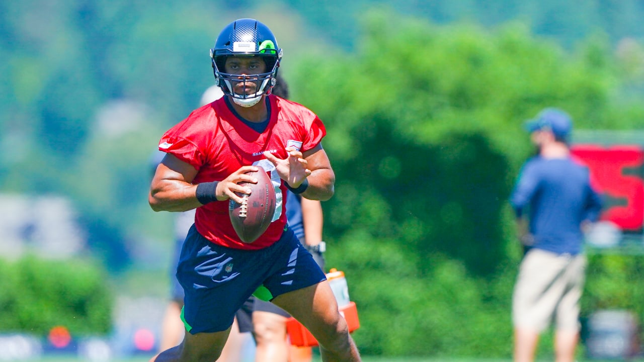 Russell Wilson embraces great expectations surrounding Seahawks' offense