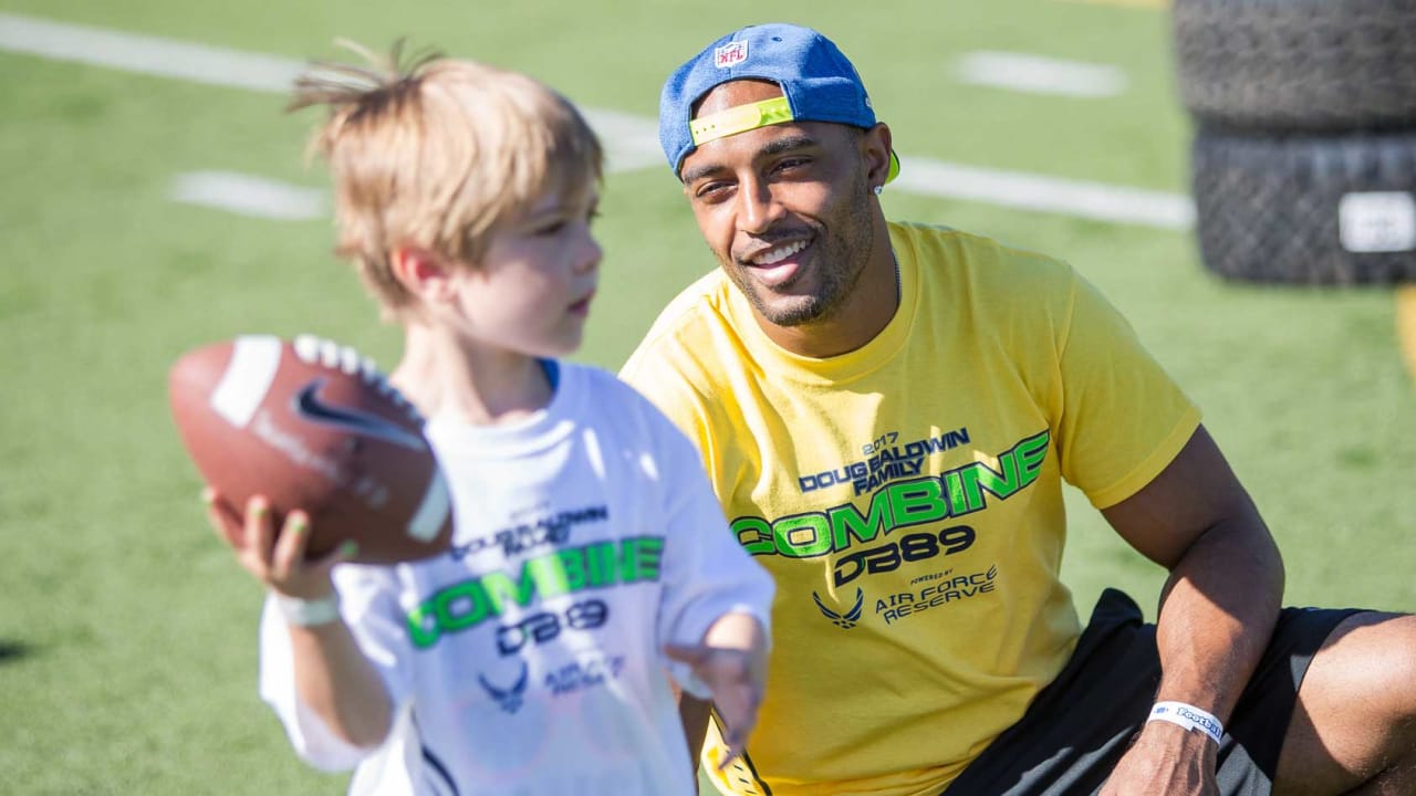 Former Seattle Seahawks wide receiver Doug Baldwin teams up with Renton to  create community center - Puget Sound Business Journal