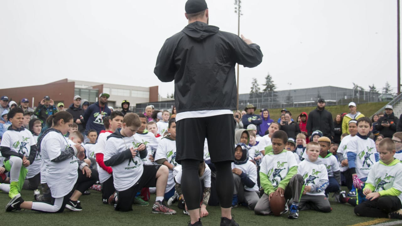 Seahawks Center Justin Britt Hosts Football Camp For Local Youth