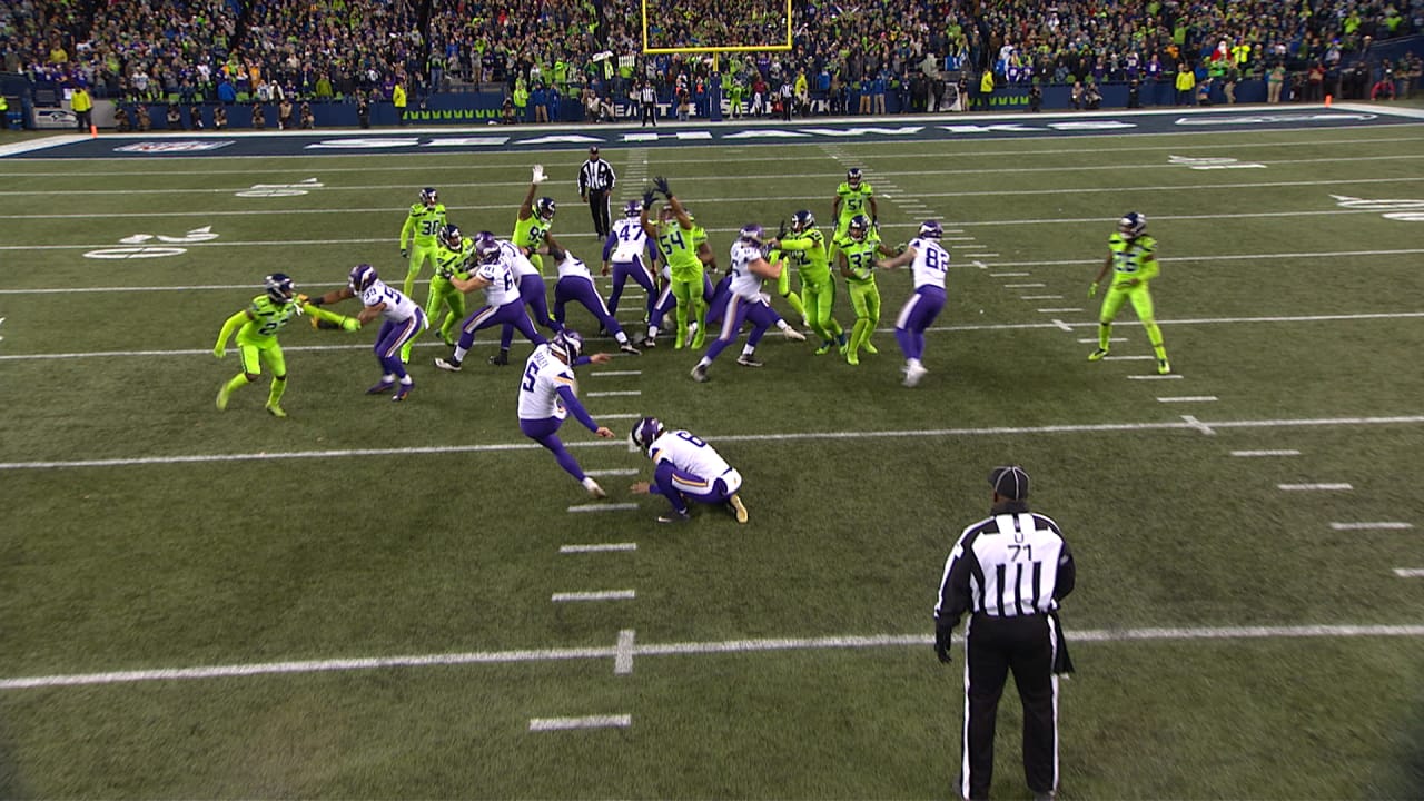 Video: Bobby Wagner absolutely destroys streaker on field