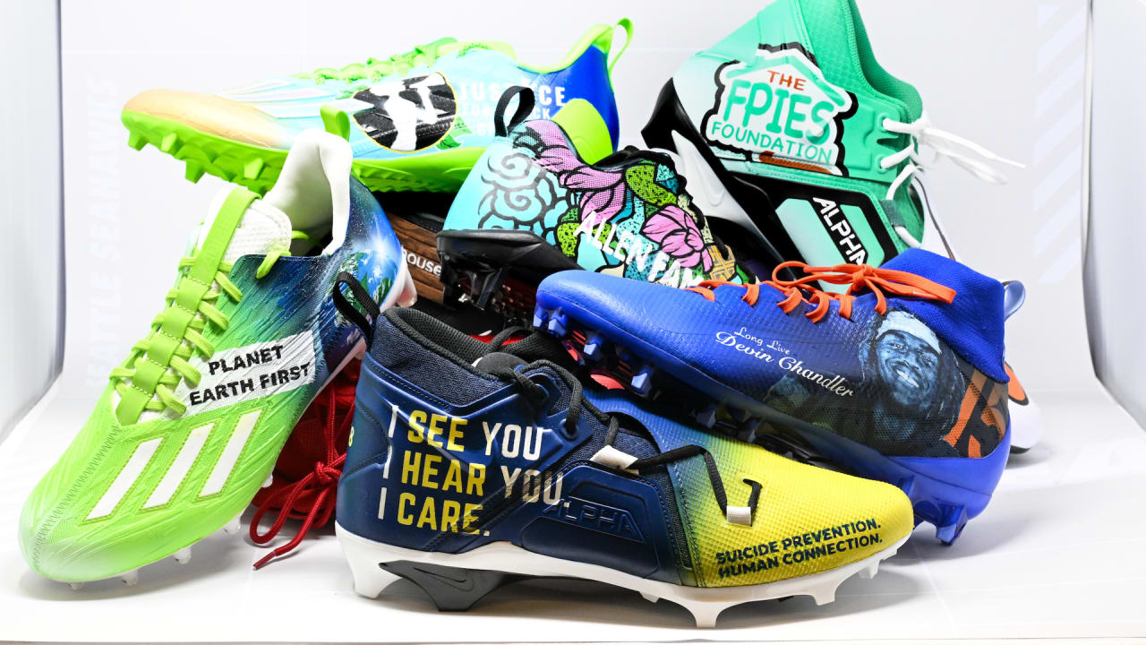 What are those! NFL players can wear custom cleats this week