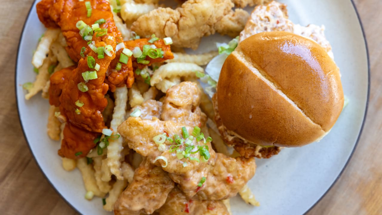 PHOTOS Big Walt's Kitchen Brings Its Own Flavor To Lumen Field