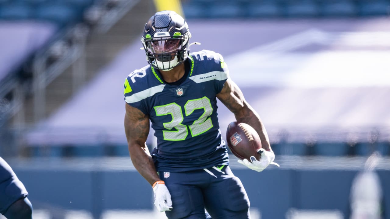 Los Seahawks cortaron al RB Chris Carson tras reprobar un examen físico