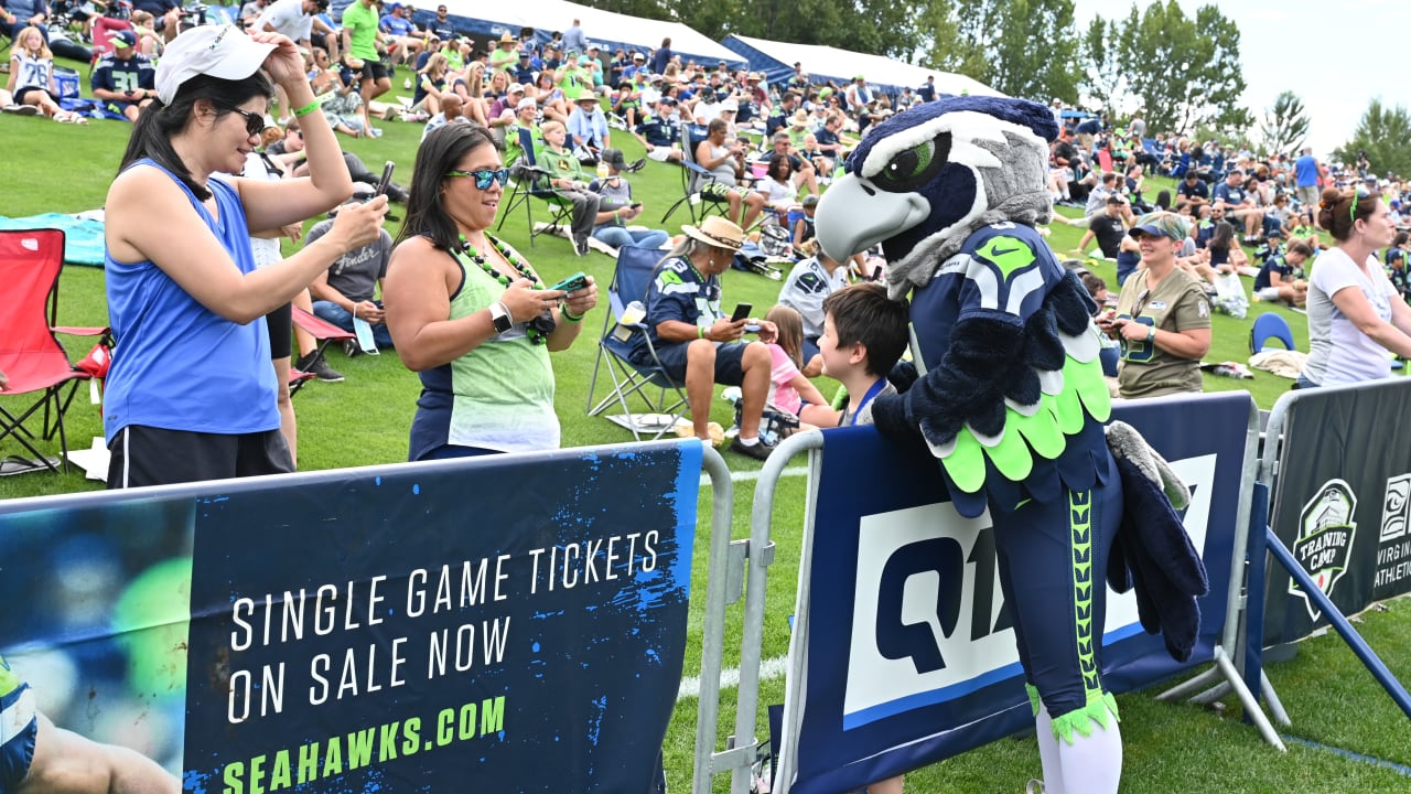 PHOTOS Fans At Seahawks Training Camp July 28