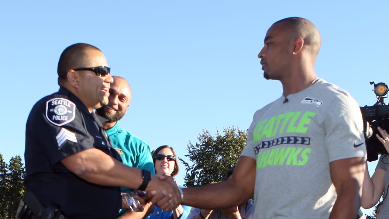 Seahawk Doug Baldwin calls for police de-escalation training