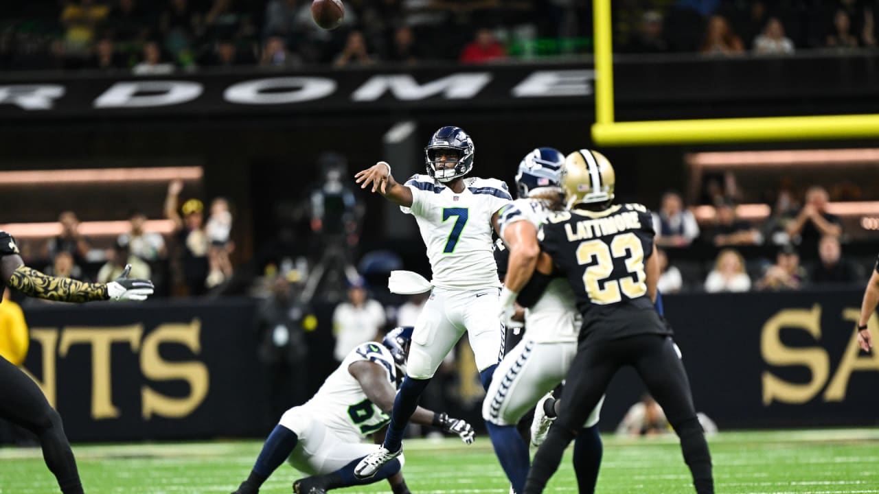 Seahawks Film Review: Highlighting three of Geno Smith's best plays against  the Broncos - Field Gulls