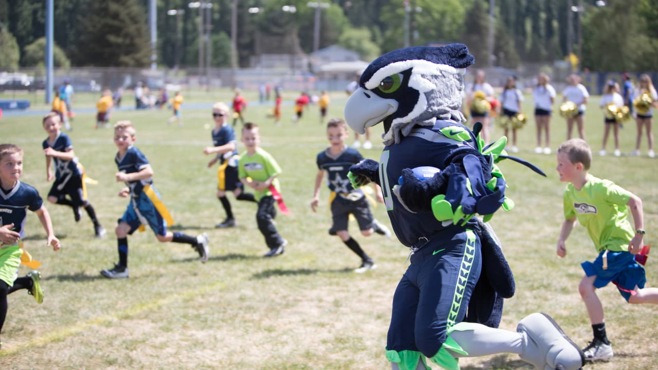 12 Tour: Seahawks Bring Gameday Experience To NFL Flag Football at Kelso  High School