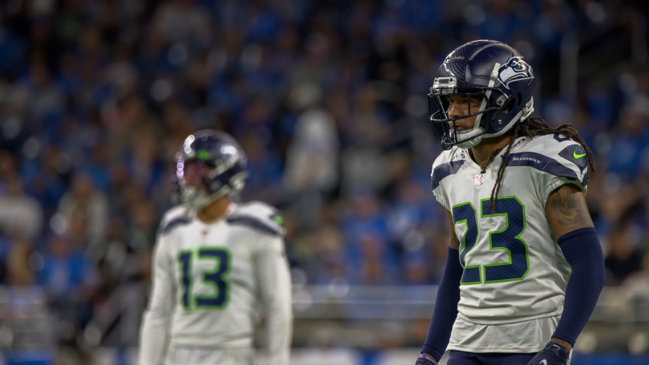 Seahawks Re-Sign CB Sidney Jones IV