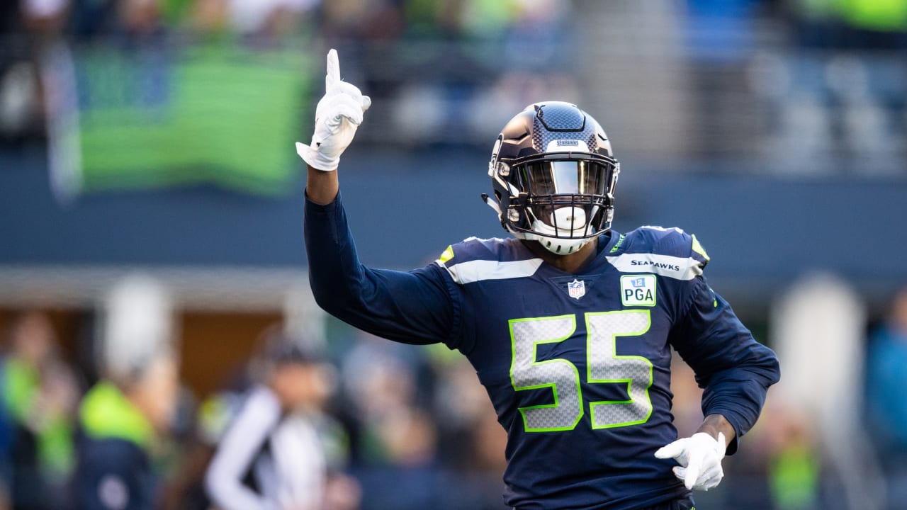 Chiefs deal draft picks for Seahawks' Frank Clark