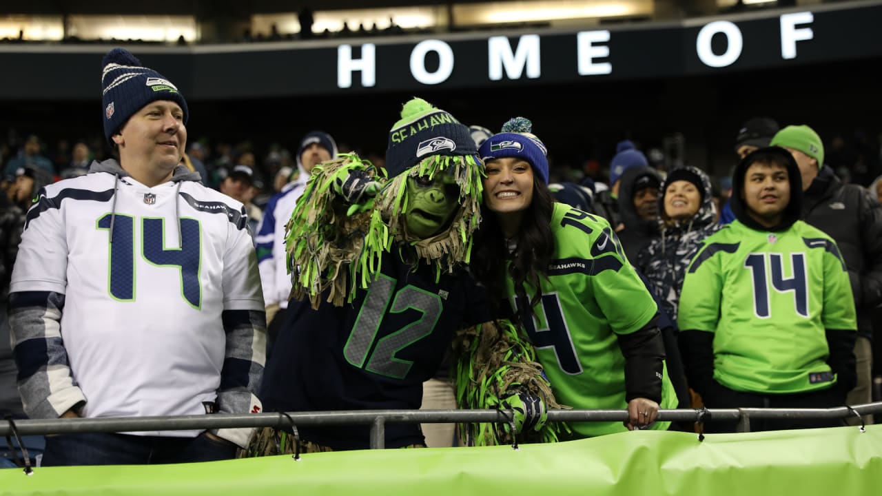 We are 12' - Seattle Seahawks' stadium provides thunderous home