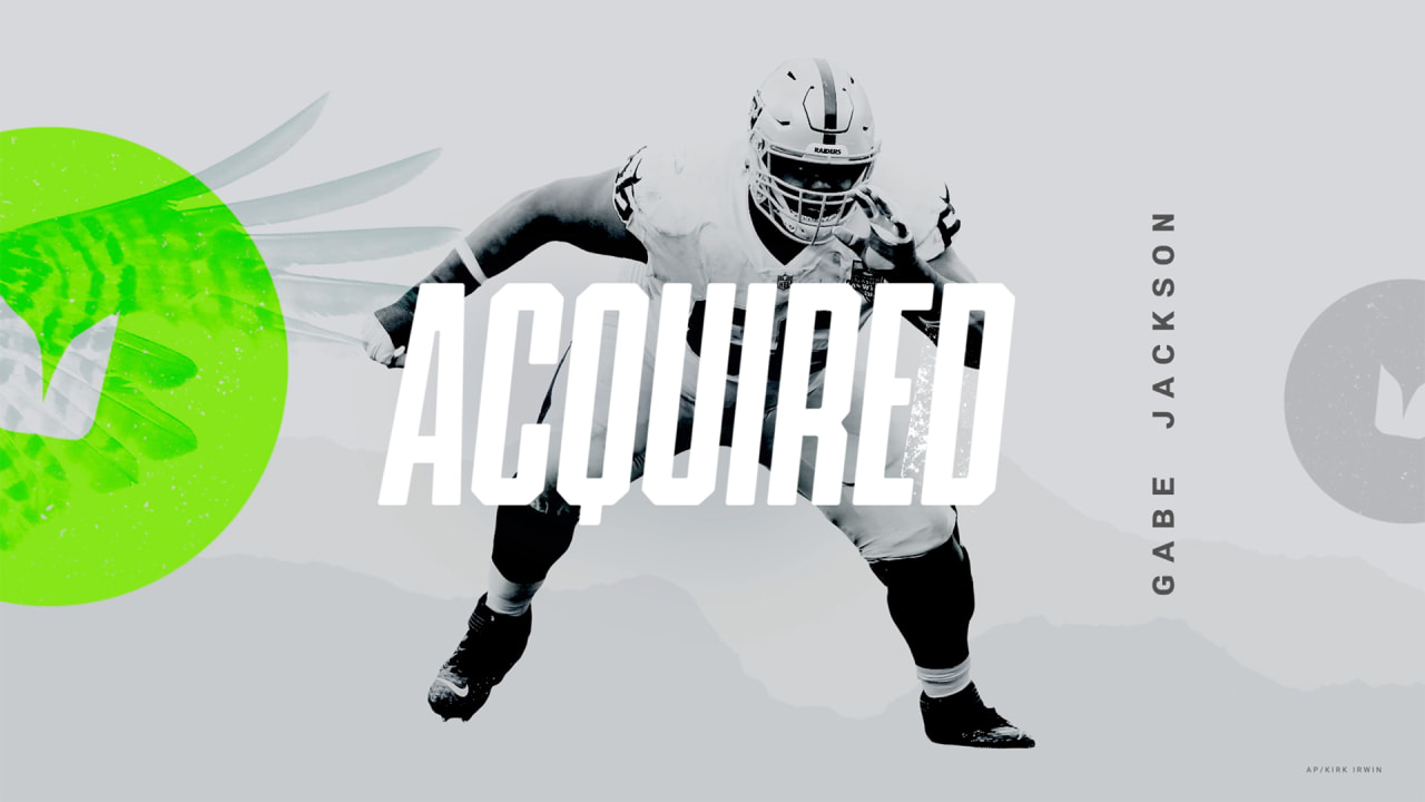 Seattle Seahawks Acquire Linemen From Buccaneers And Raiders