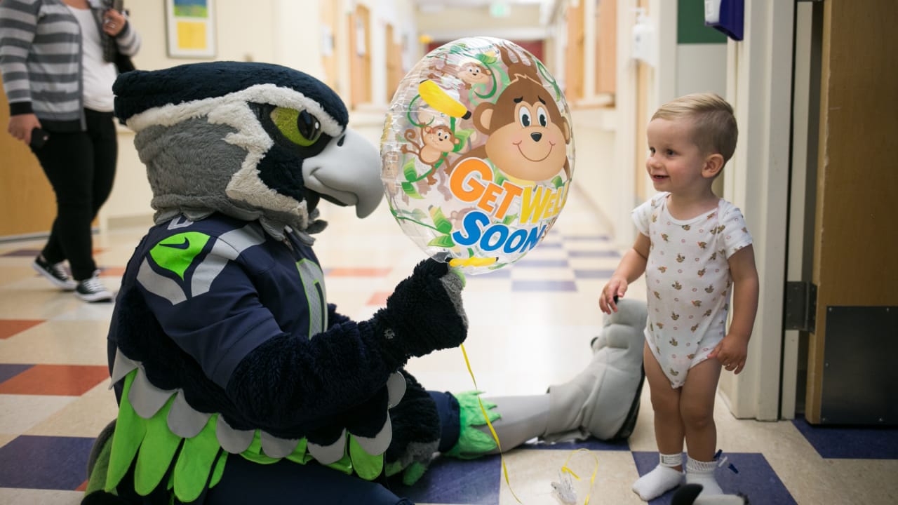 #12Tour Visits Doernbecher Children’s Hospital