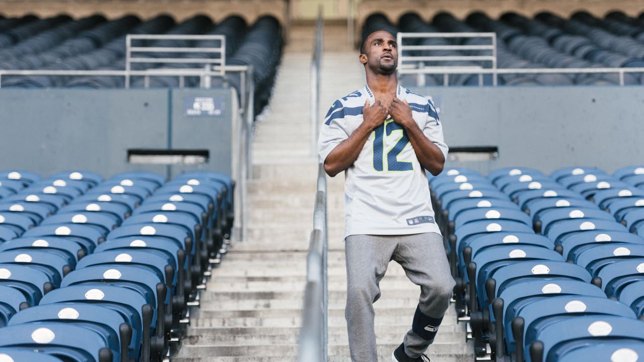10 Essentials From The Seahawks Pro Shop For The Home Opener