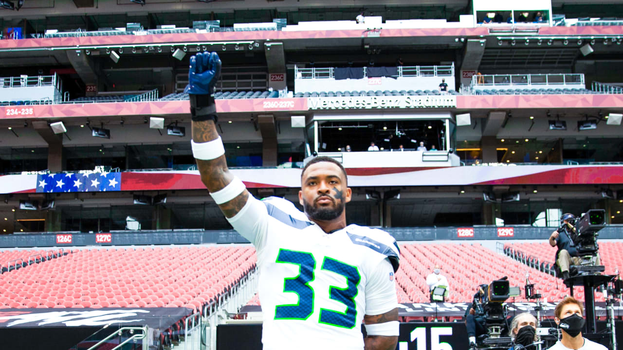 All Seahawks Stand for NFL's Coordinated National Anthem on the 20th  Anniversary of 9/11