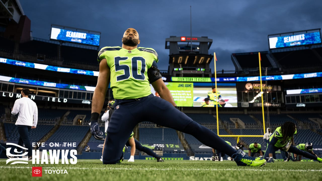 DK Metcalf of the Seattle Seahawks stretches during pregame warmups News  Photo - Getty Images