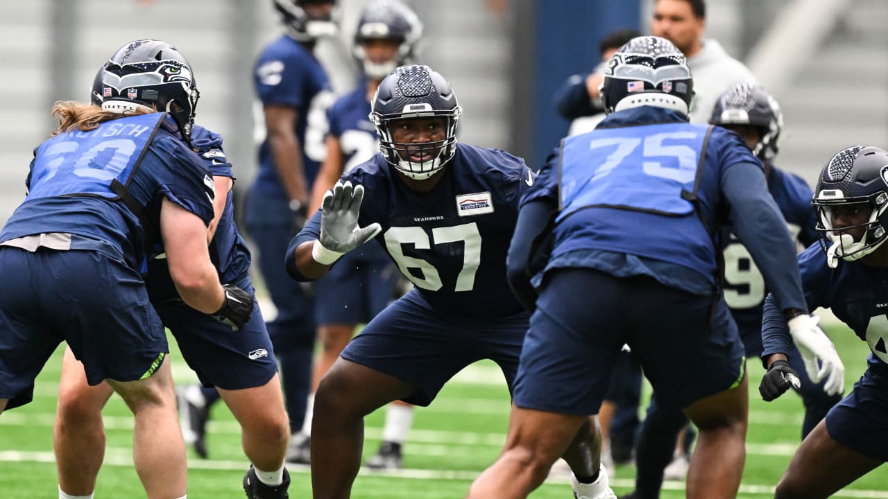 Seahawks get first look at rookies, including two QBs, at minicamp