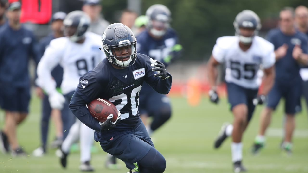 Seahawks Sign First-Round Pick Rashaad Penny