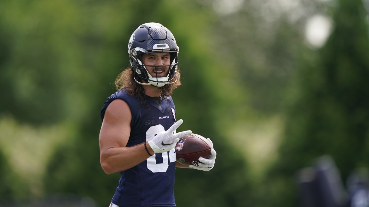 Seattle Seahawks sign Colby Parkinson to rookie deal