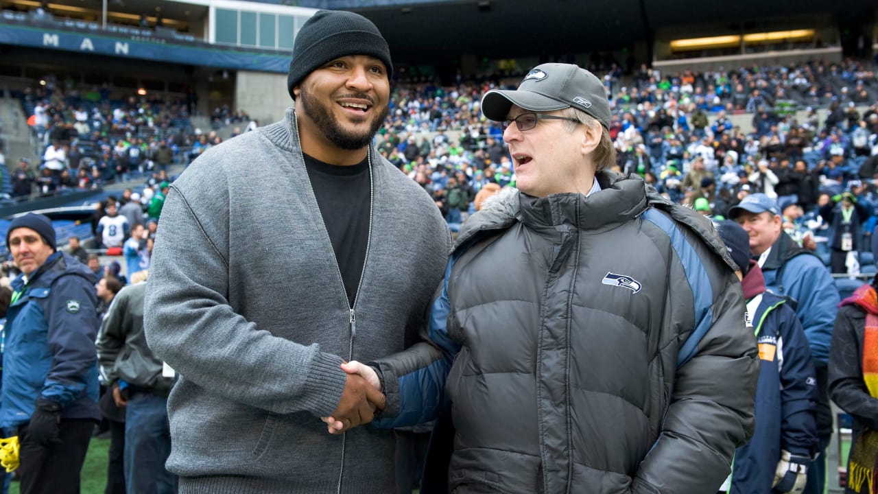 Walter Jones Remembers Paul Allen