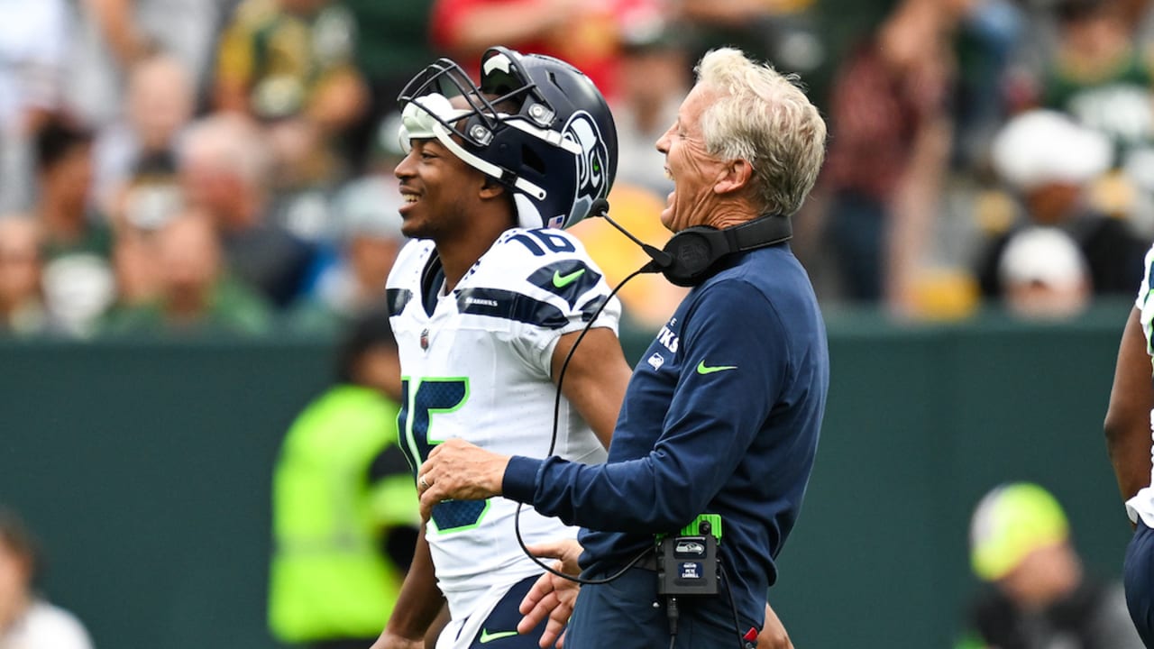 Twitter had no shortage of things to say about the Seahawks' uniforms