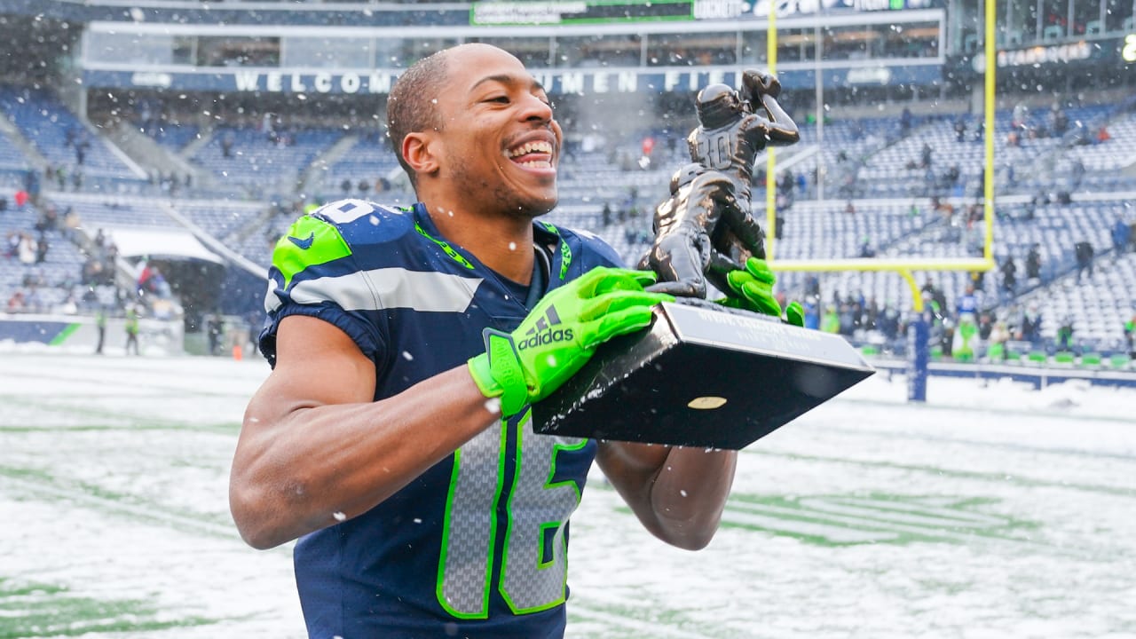 Seahawks' Tyler Lockett nominated for NFL sportsmanship award