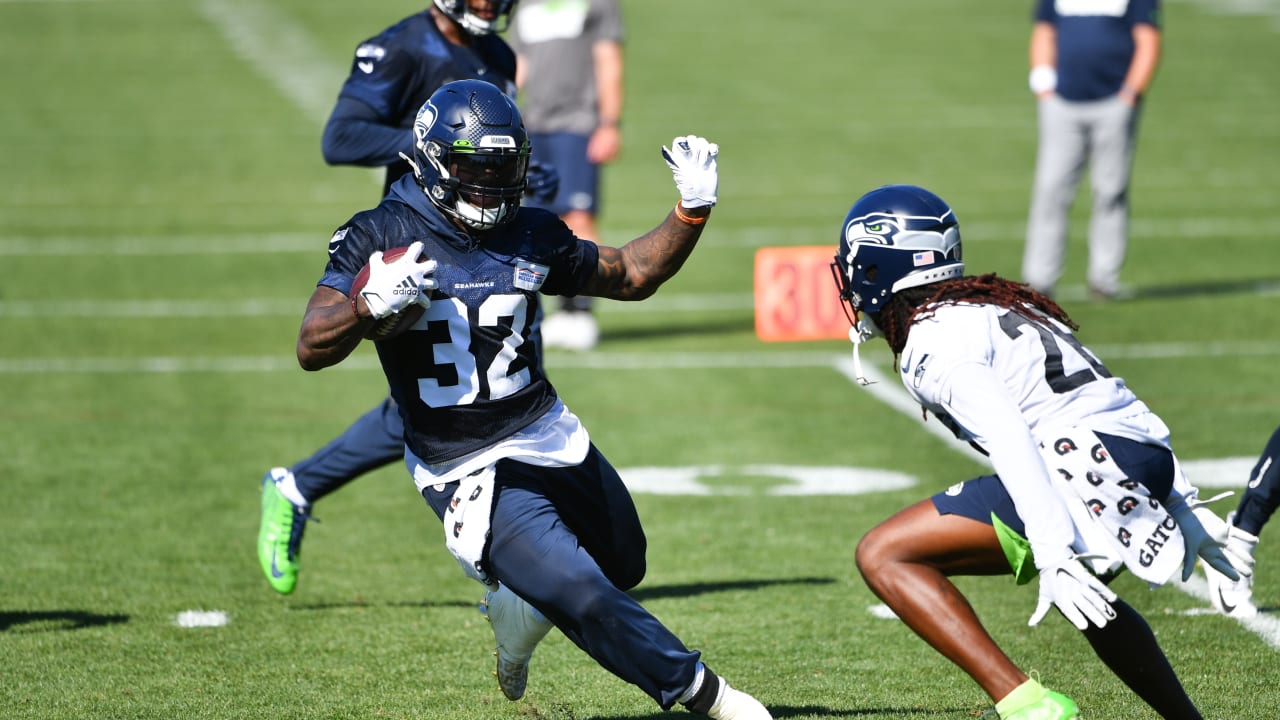 Chris Carson Is Back Other Observations From Practice No 13 Of Seahawks Training Camp