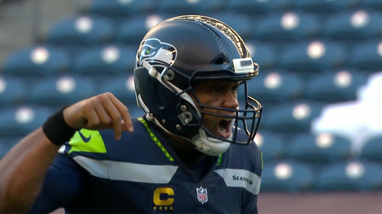 Seattle Seahawks linebacker Ben Burr-Kirven (48) looks on during an NFL  pre-season football game against the Minnesota Vikings, Thursday, Aug. 10,  2023 in Seattle. (AP Photo/Ben VanHouten Stock Photo - Alamy