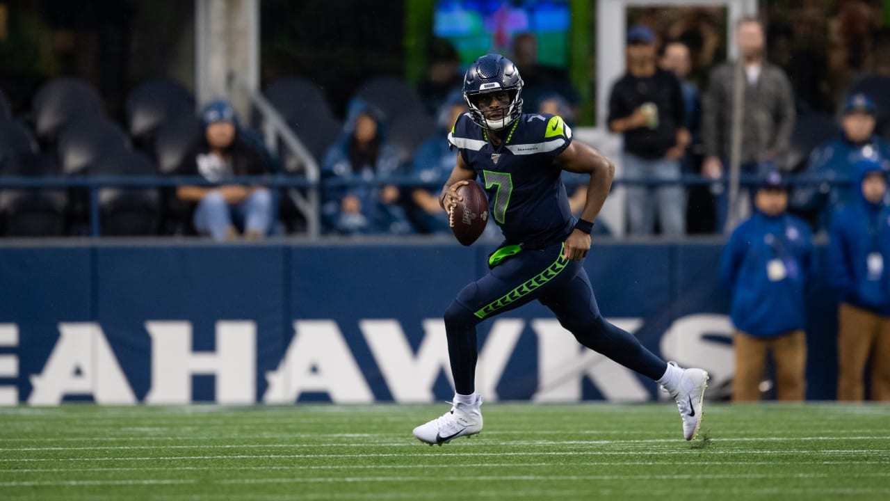 Seahawks QB Geno Smith remains grounded ahead of first start since