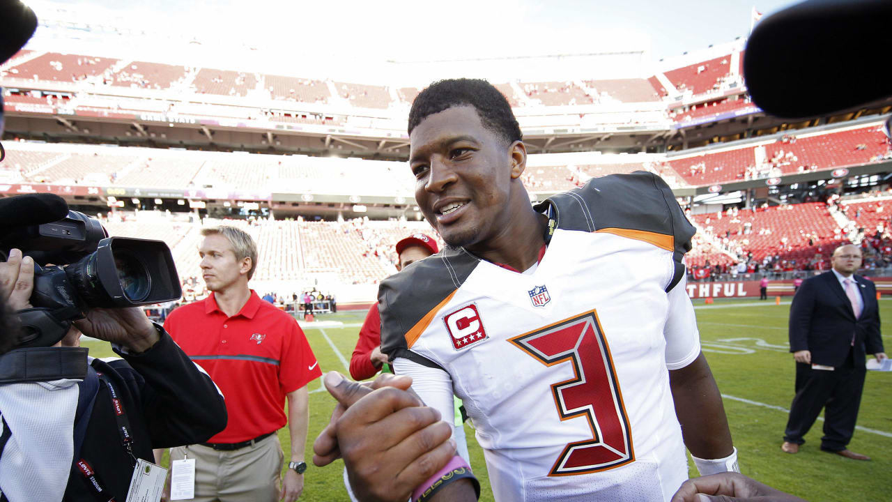 Tampa Bay Buccaneers defensive tackle Clinton McDonald celebrates