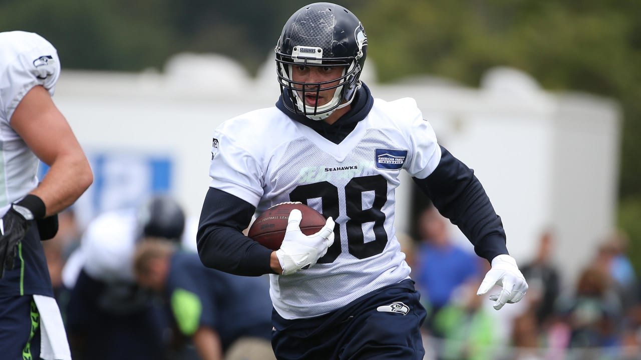 Seahawks' Jimmy Graham out for season with torn patellar tendon