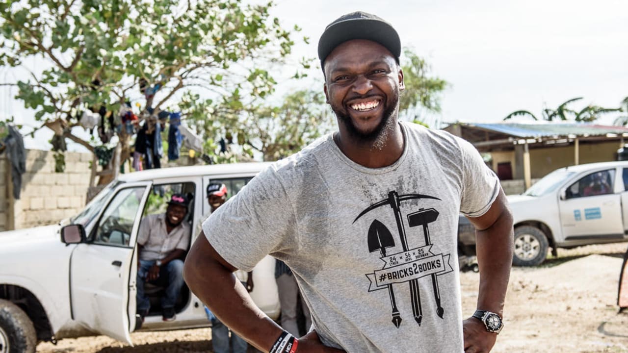 Seahawks' Cliff Avril makes good on Haiti pledge with two sacks vs