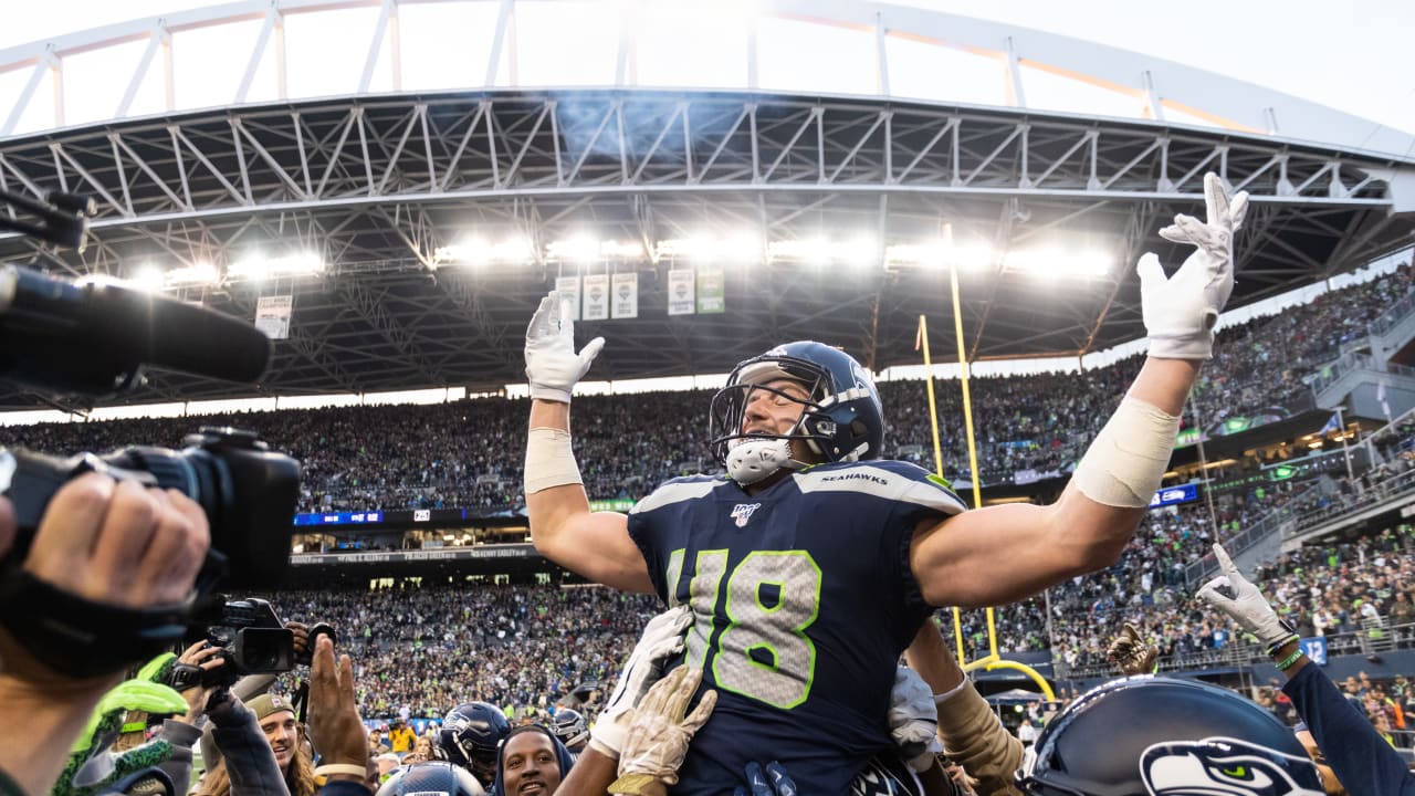 2019 Week 9: Seahawks Swarm Jacob Hollister After Game-Winning TD Grab