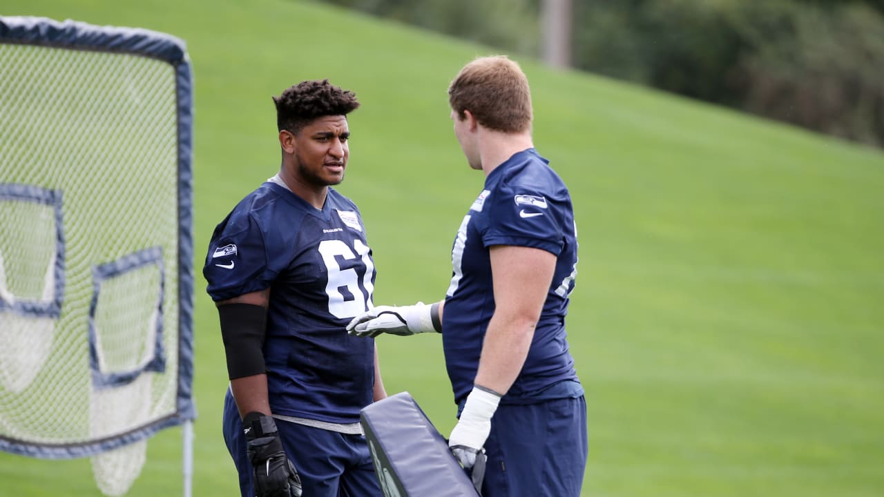 Seahawks Re-Sign C/G Kyle Fuller