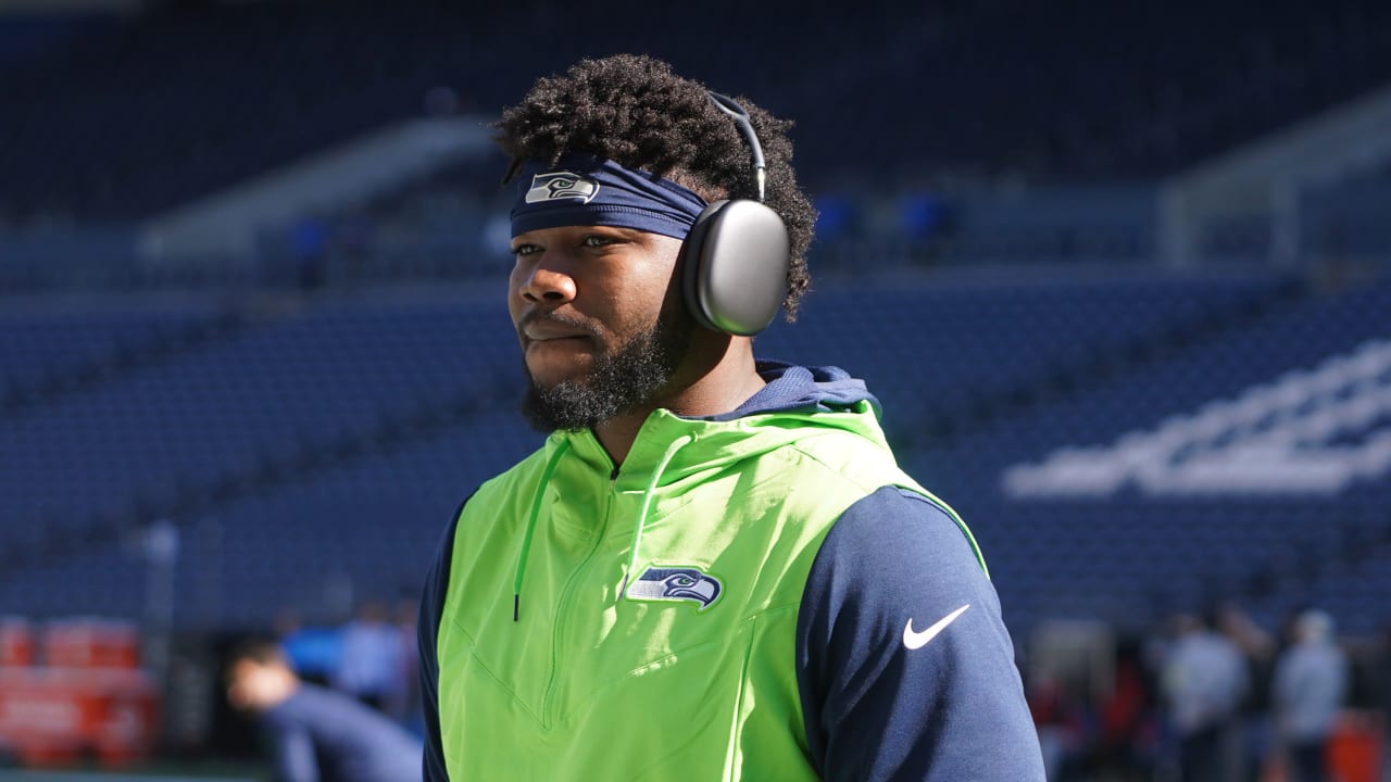 Seahawks RB Rashaad Penny will miss rest of season with broken fibula