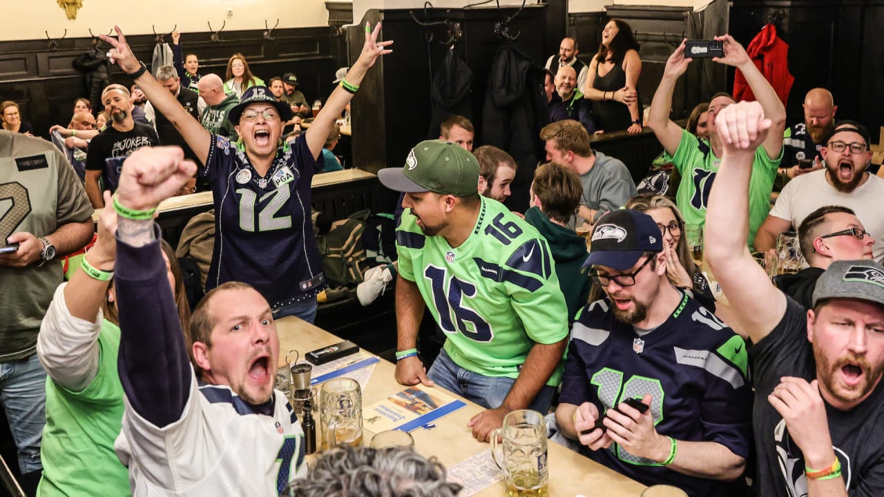 PHOTOS Seahawks Haus The Place To Be On Friday In Munich