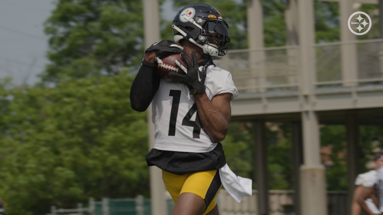 Najee Harris mic'd up during OTAs 